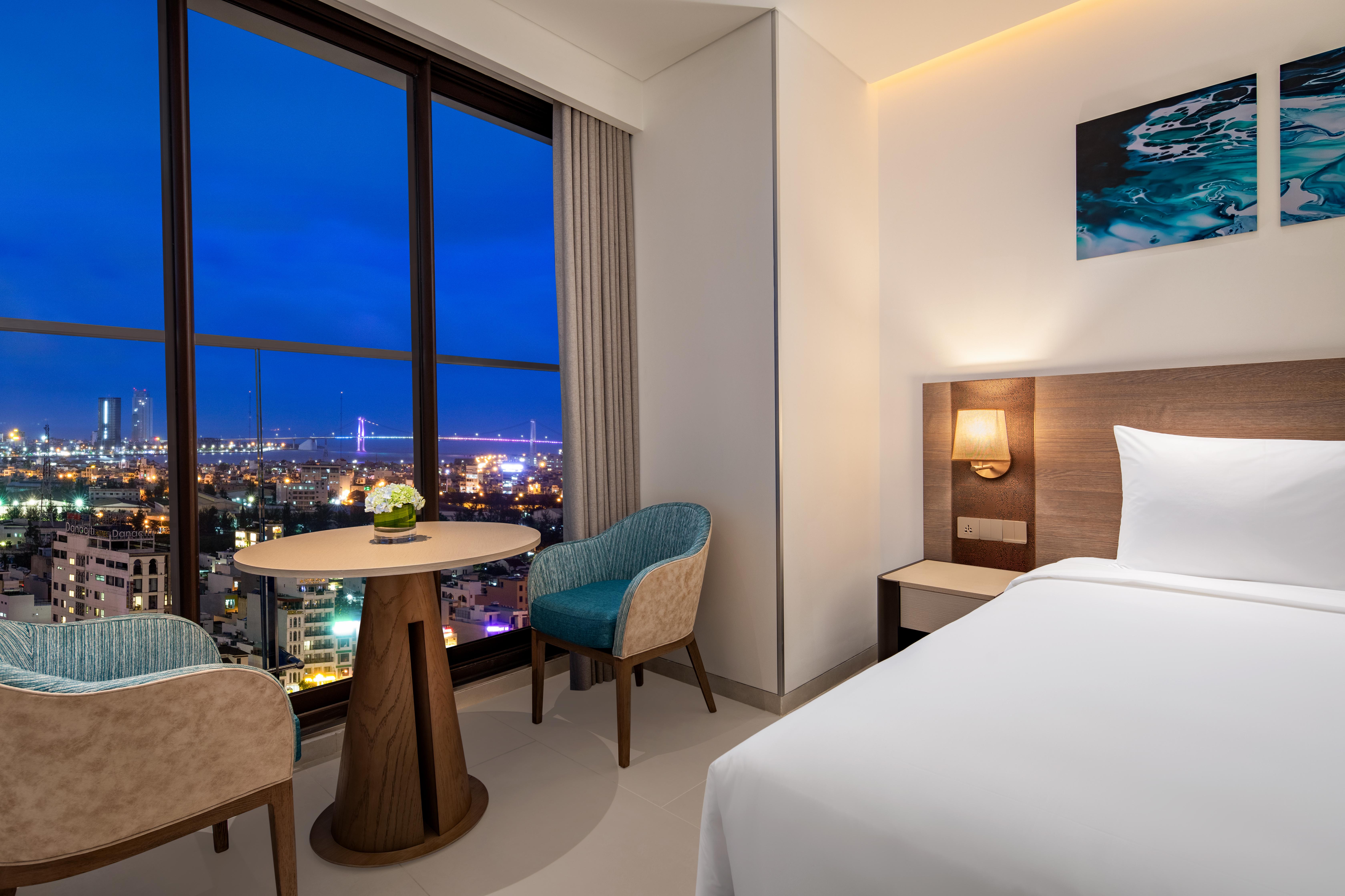 Radisson Khách sạn